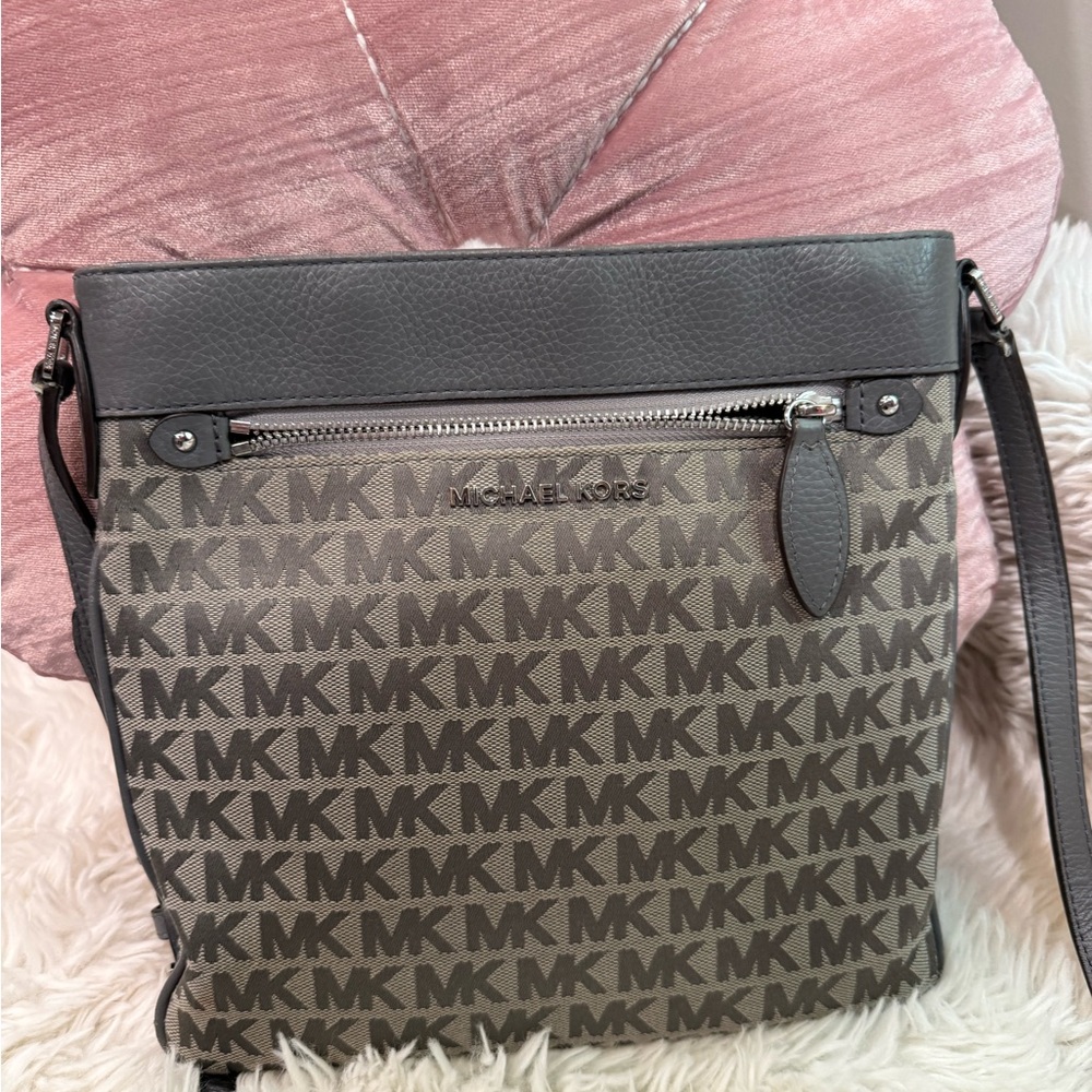 Michael Kors Black and Gray Signature Crossbody